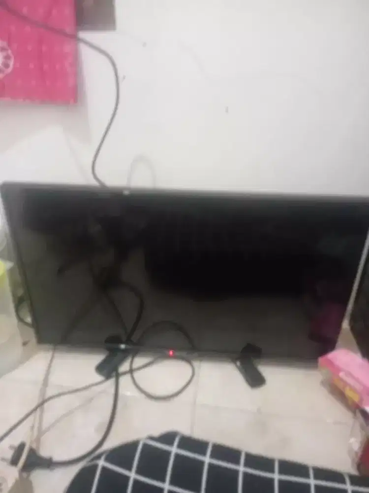 TV LED digital sharp 24 inc