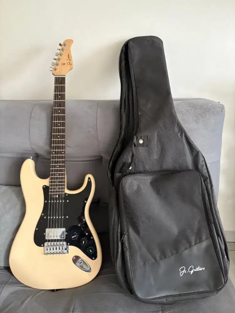 Stratocaster JS guitar munsell cream