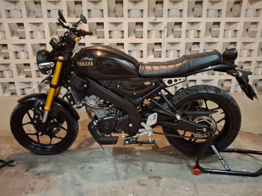 YAMAHA XSR 155 GOLD