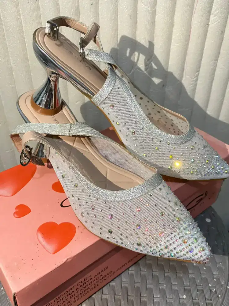 SEPATU SANDAL GENNY