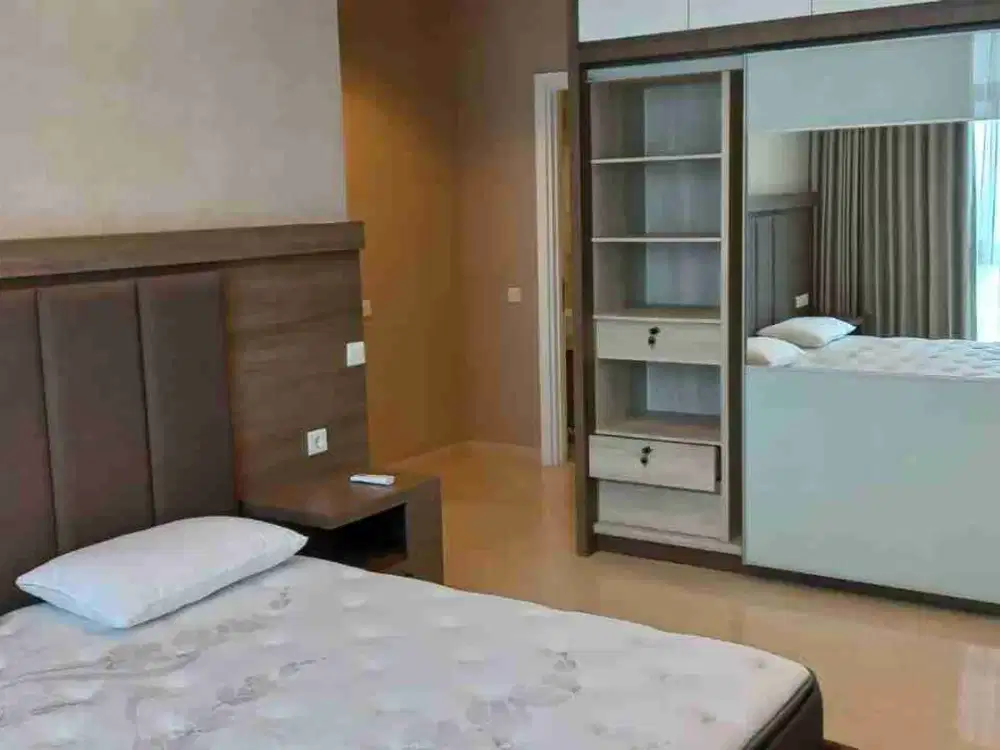 JUAL APARTEMEN CIPUTRA TOWER VIOLA UNIT BAGUS NEGO