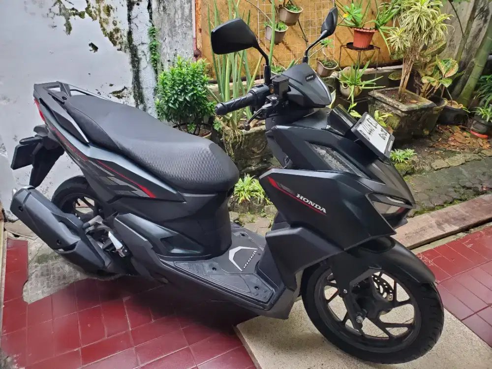 Honda Vario 160 Cbs Keyless Hitam 2025 km.10rb.
