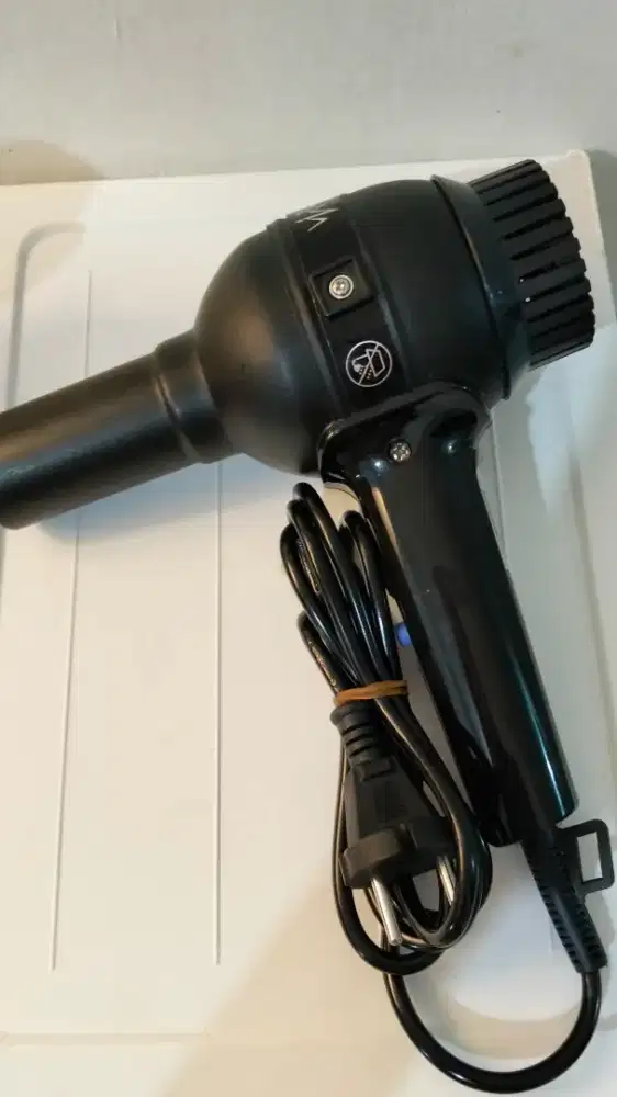 Hair dryer Merek  Wigo