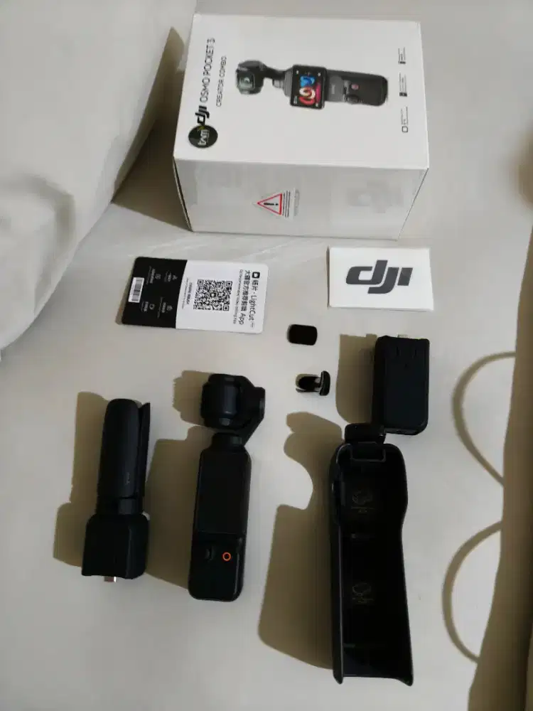 DJI Osmo Pocket 3 Creator Combo cek deskripsi