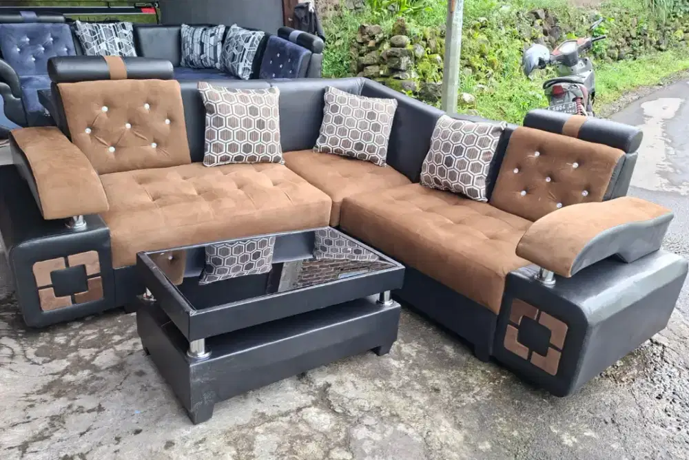 Sofa minimalis cokelat hitam