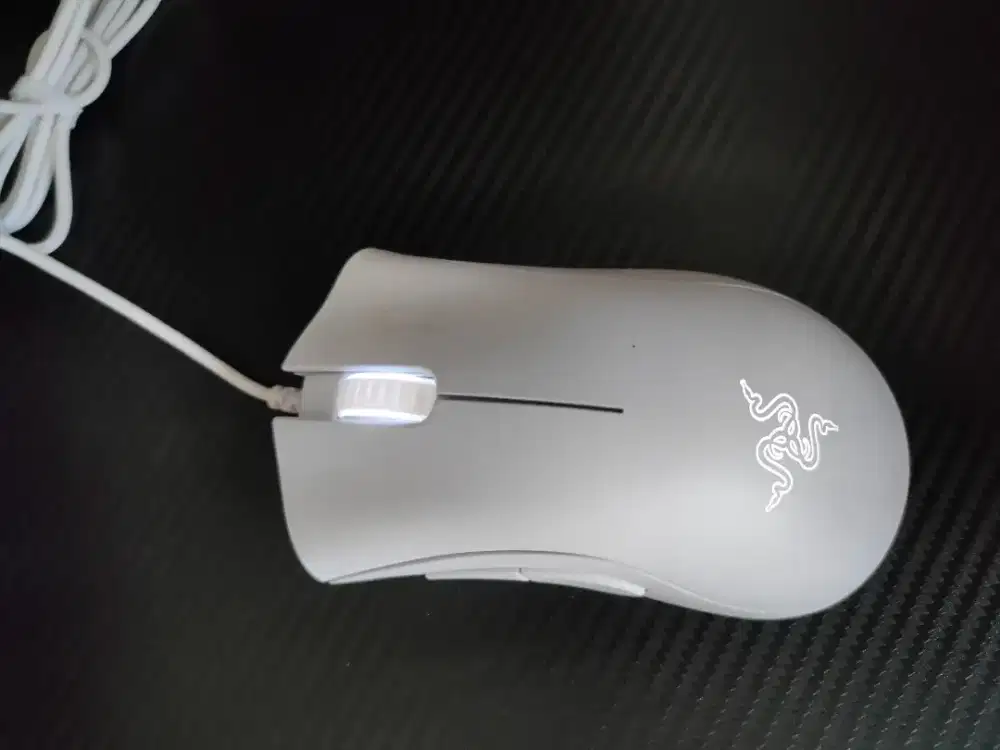 Raze Death Adder Essential White Gaming Mouse with 6.400 DPI Optical