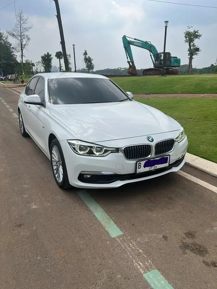 BMW 320i f30 2018
