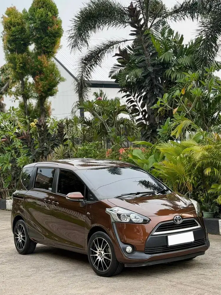 {Harga Cash} Toyota Sienta G 1.5 A/T 2016