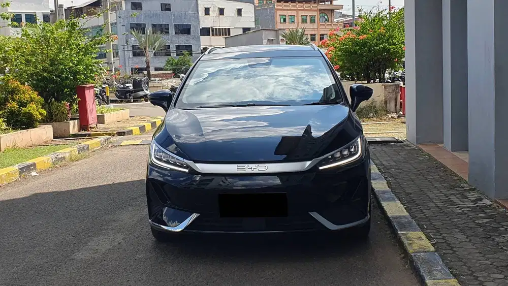 BYD M6 M 6 Superior 7 Seater EV AT Cosmos Black 2024 Like New Low KM