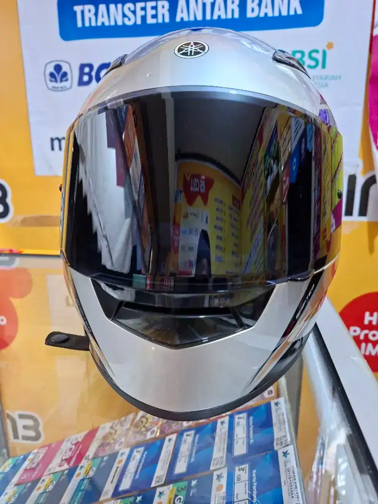 Di jual cepat helm yamaha mulus no minus twrawat
