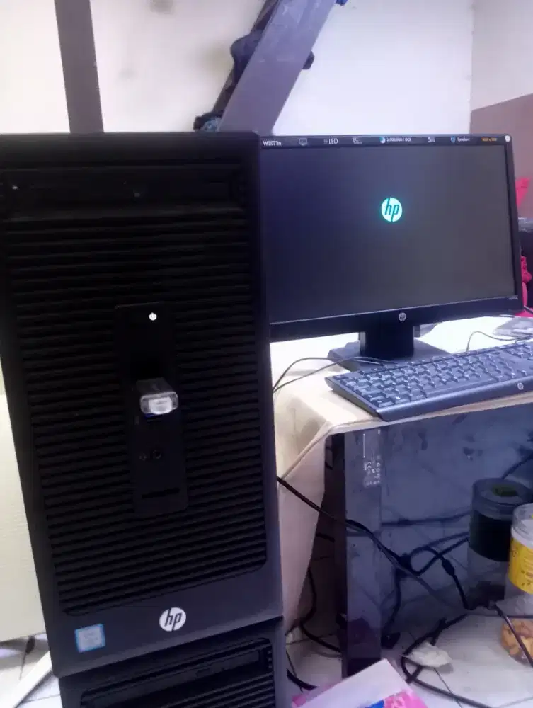 Komputer HP, CPU Core i5 gen 6, Ram 4gb DDR4, HDD 500gb + Monitor 20.