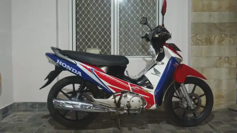 SUPRA X 125 R TAHUN 2005