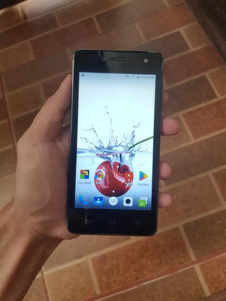 Jual santai, Andromax A2 masih layak pakai, body lumayan mulus