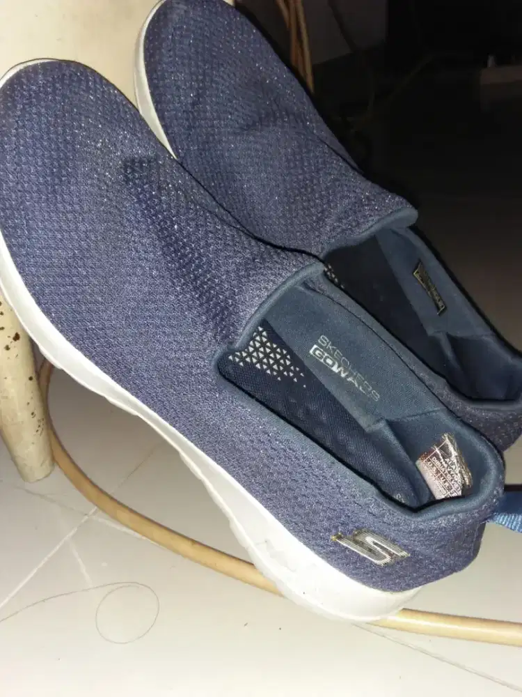 Sepatu Sneaker Skechers Go Walk Air Cooled Goga Mat