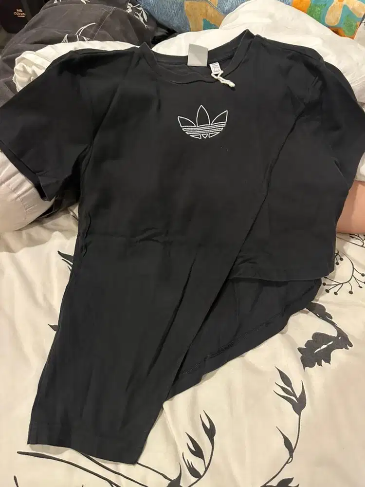 Adidas Original Kaos Asimetris Wanita Bekas Like New