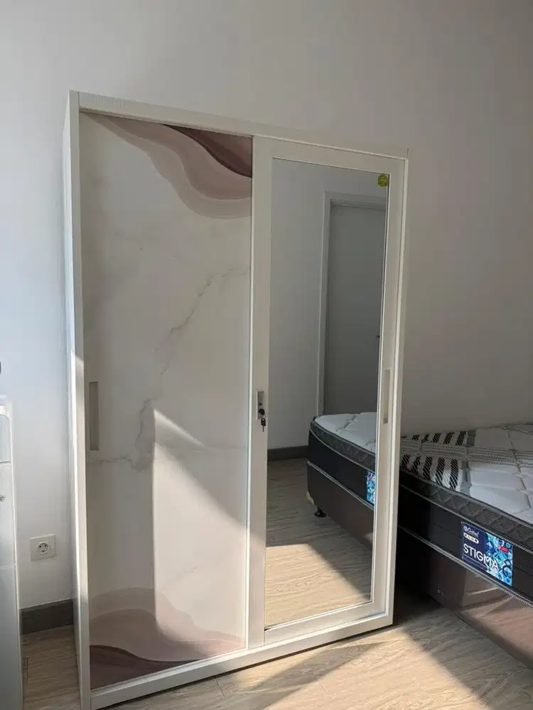 Lemari Besi Baju 2 Pintu
