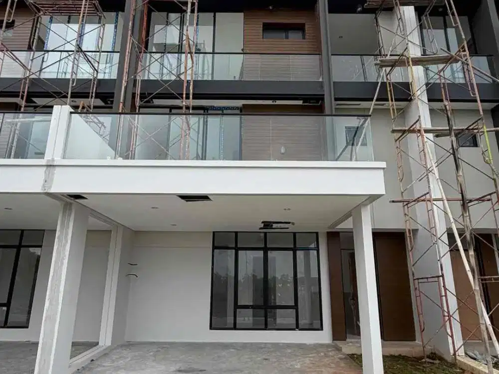 CASH / KPR - Rumah PIK 2 8x10 , 3 Lantai (3+1 Kamar Tidur)