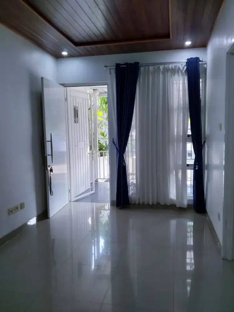 Di sewakan rumah semi furnished. Cibubur country cikeas.