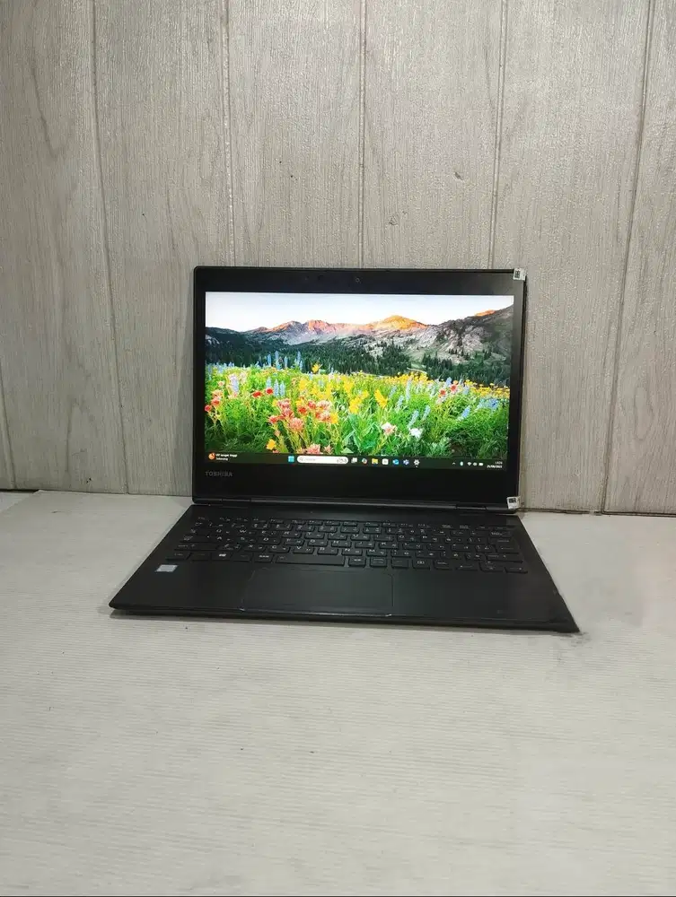 Laptop 2-in-1 super tipis i5 gen 8-Toshiba Dynabook VC72 Layar Sentuh