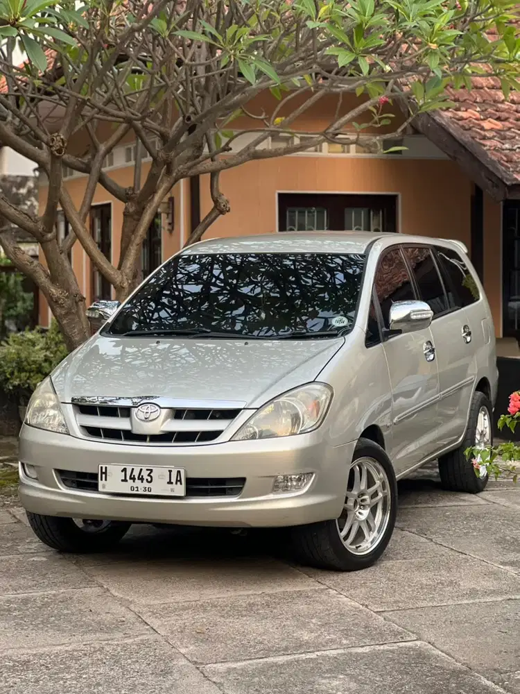 Toyota Kijang Innova 2005 Bensin