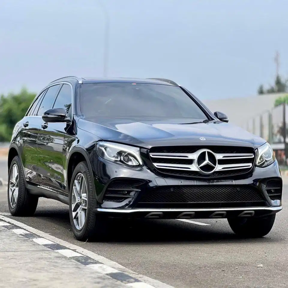 (CASH) Mercedes Benz GLC200 AMG 2019