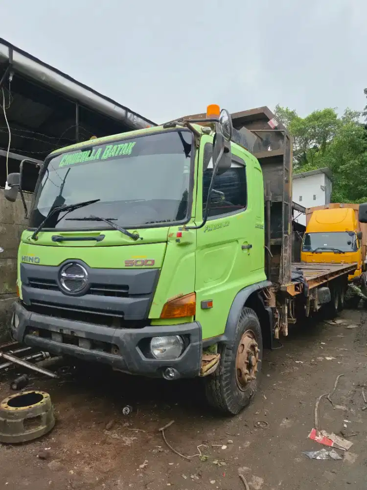 Hino FM 260 JW tronton 6x4 losbak tahun 2018 long sasis 9.5 m
