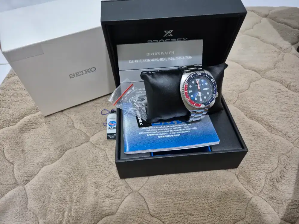 Seiko Prospex SRPE99K1 PADI Turtle Automatic Divers 200M Pepsi