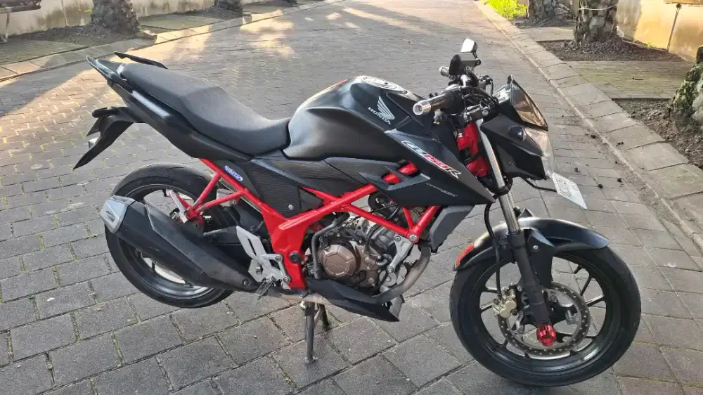 Dijual cepat CB150R V2 2017