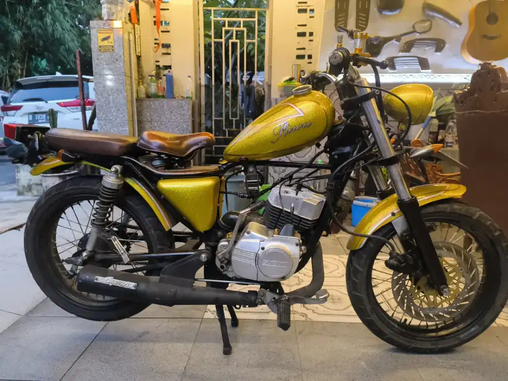Suzuki TRS 118 Custom