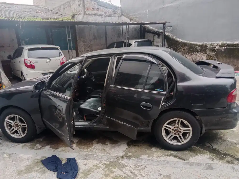 Hyundai Accent 2000 Bensin
