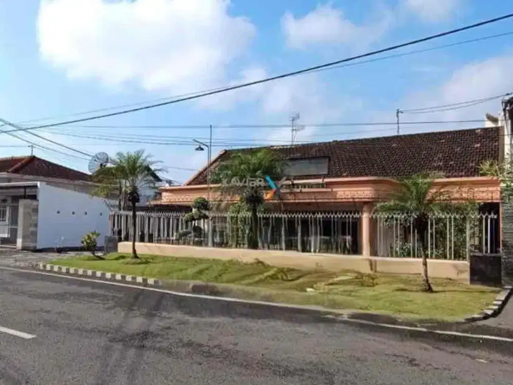 Rumah Klasik dekat Sekolah ternama di Area Langsep Klojen Malang