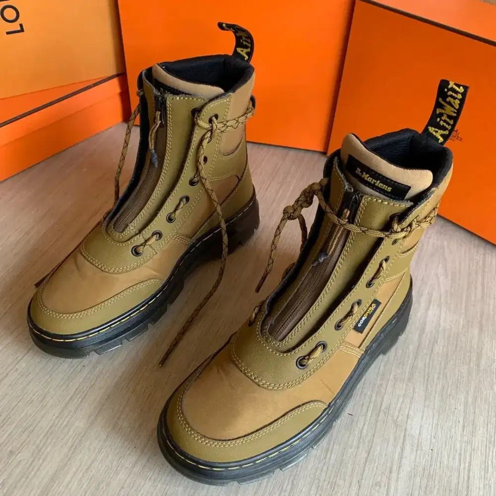 Dr. Martens Combs Tech Jungle sepatu boot outdoor original 41