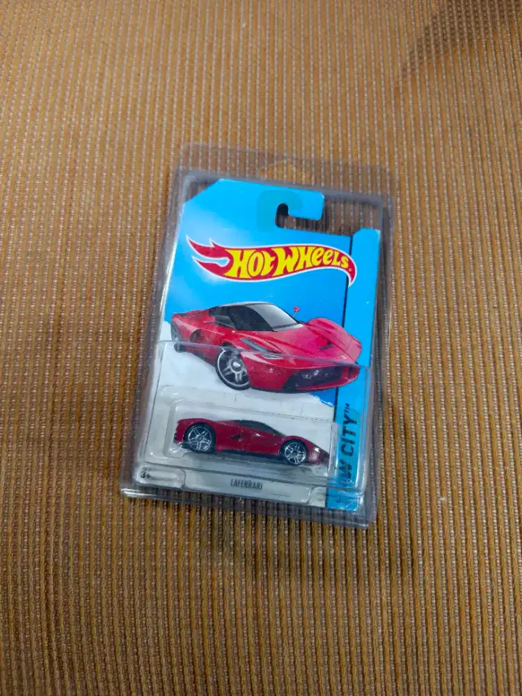 Hot Wheels Ferrari LaFerrari Merah/Rosso Corsa Red Kartu 2014 WTS
