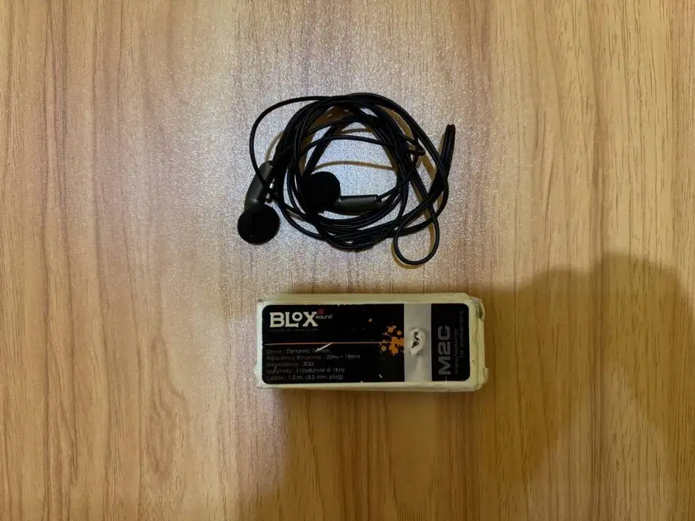 Earbud Blox M2C MK3 mint condition