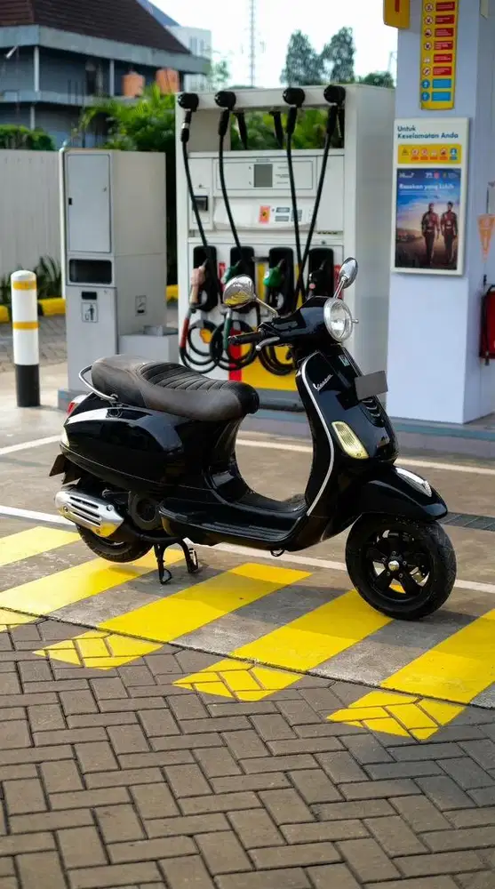 VESPA LX 125 IGET TAHUN 2017