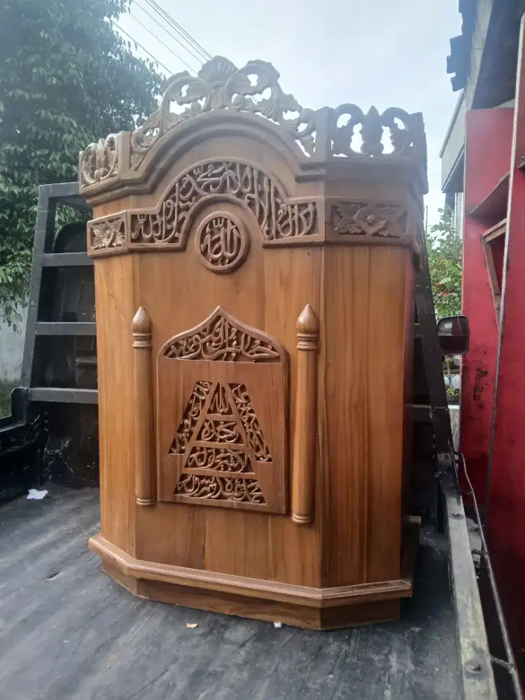 Mimbar Podium Masjid Ukir