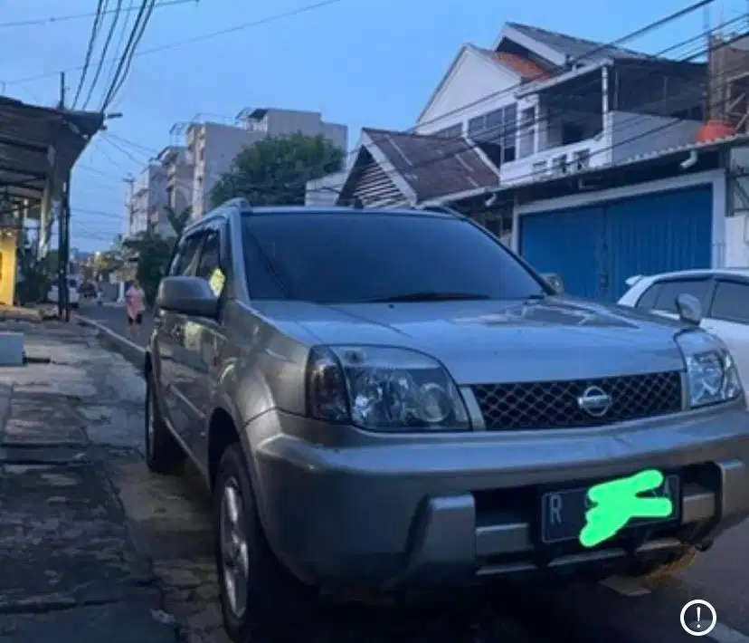 Mobil Nissan Xtrail T30 Silver AT