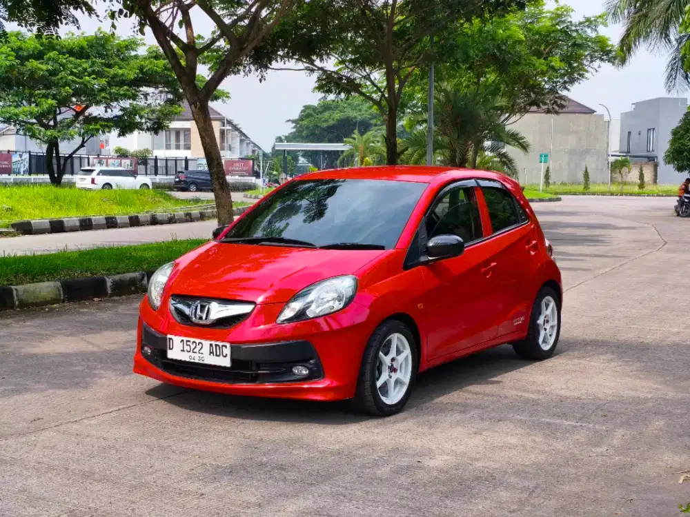 Dp 9jt - Honda Brio E Manual 2015 warna merah