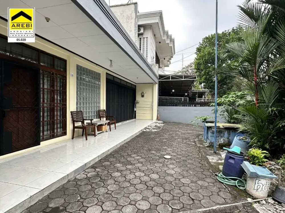Rumah Luas Premium Area Lodaya Bandung Cocok untuk Hunian, Kantor Parkir Besar