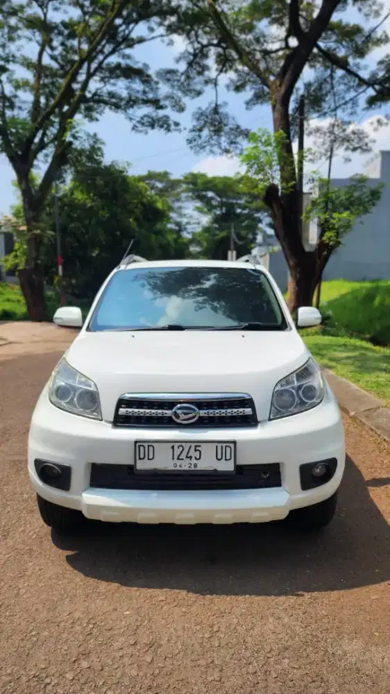Antik istimewa pemakaian tangan 1 dari baru Terios TX Autmatic 2013
