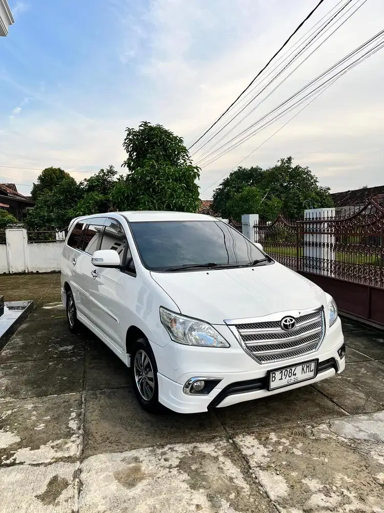 Jual mobil inova V luxury bensin 2015
