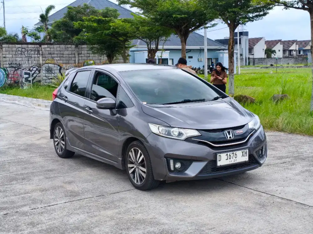 Dp 19jt - Honda Jazz RS Matic 2014 warna abu-abu