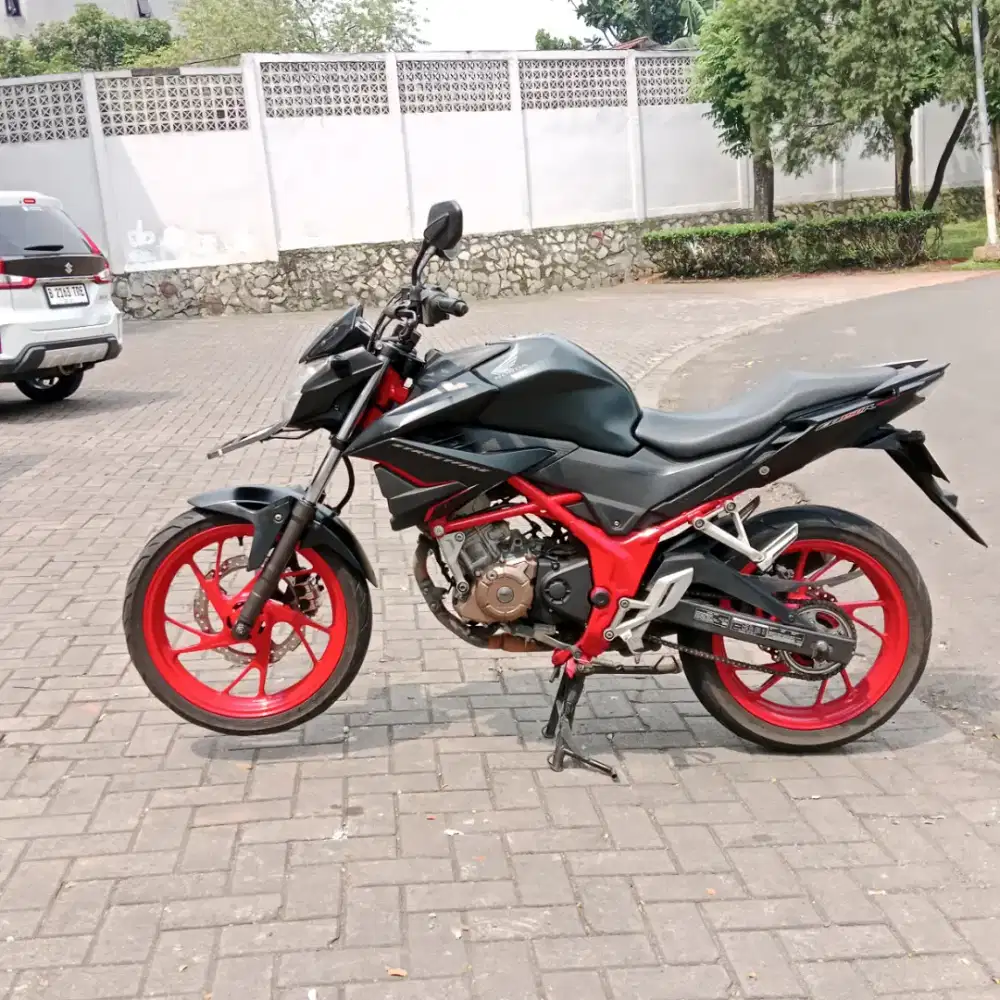 CB 150 R 2018 mulus