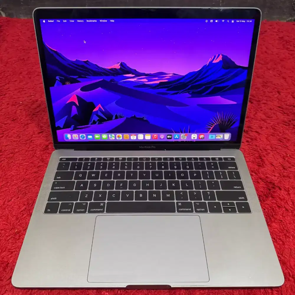 Macbook pro 2016 non touchbar ram 8gb ssd 128gb i6 siap pakai bisa cod