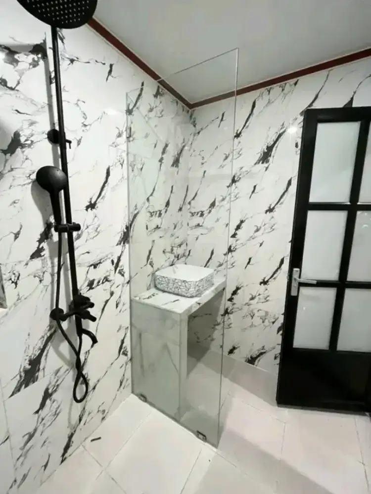 Kaca shower tempered