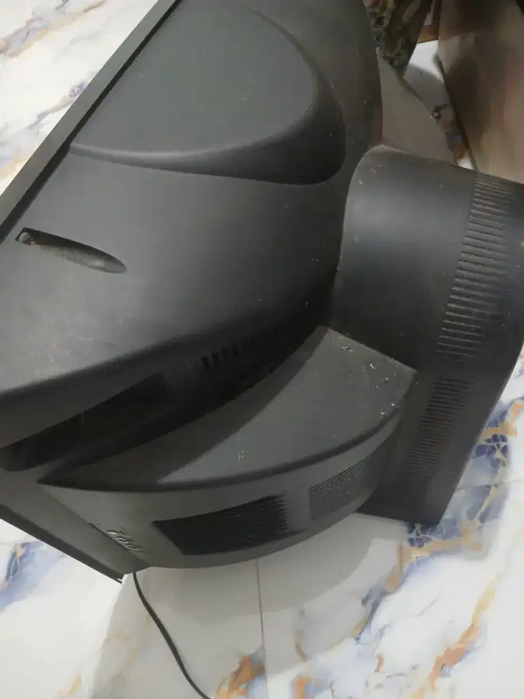 Tv tabung merk polytron