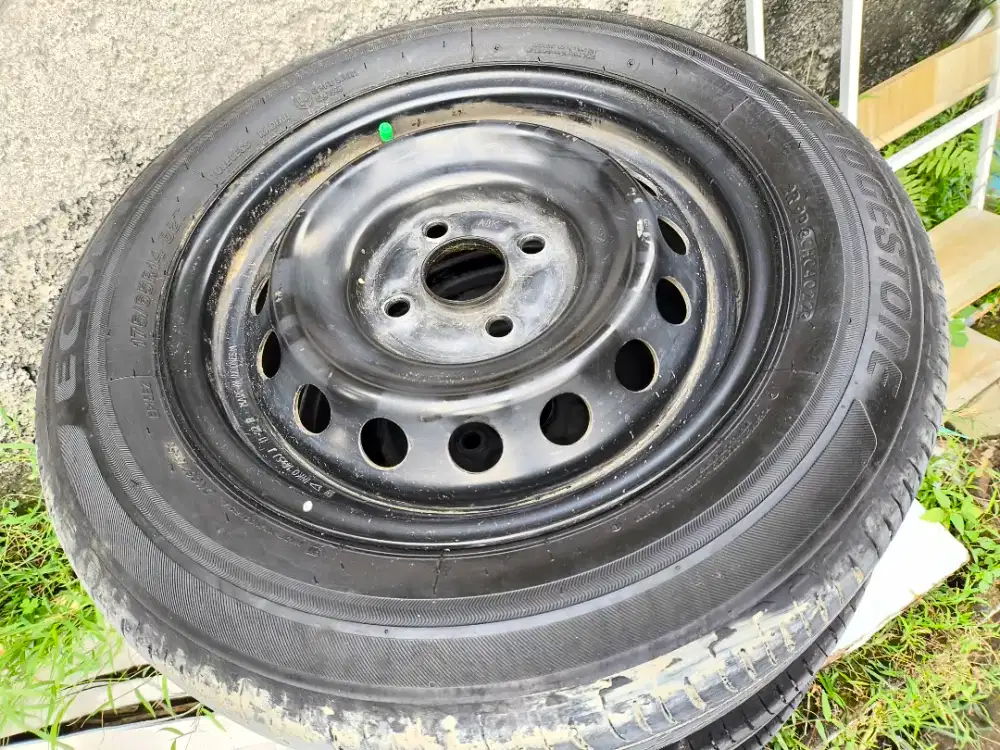 Velg Ban R14 (Sigra) Bridgestone 4 Set