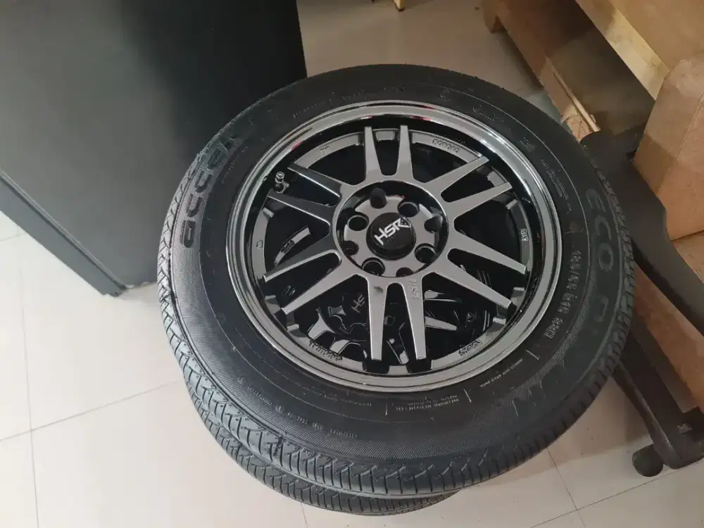 VELG R15 PCD 4x100 / 4x114,3 HSR BLY 01 Black Chrome Second