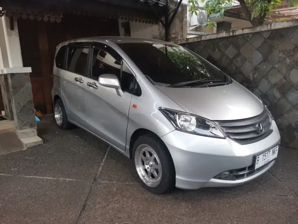 Honda Freed SD 2011
