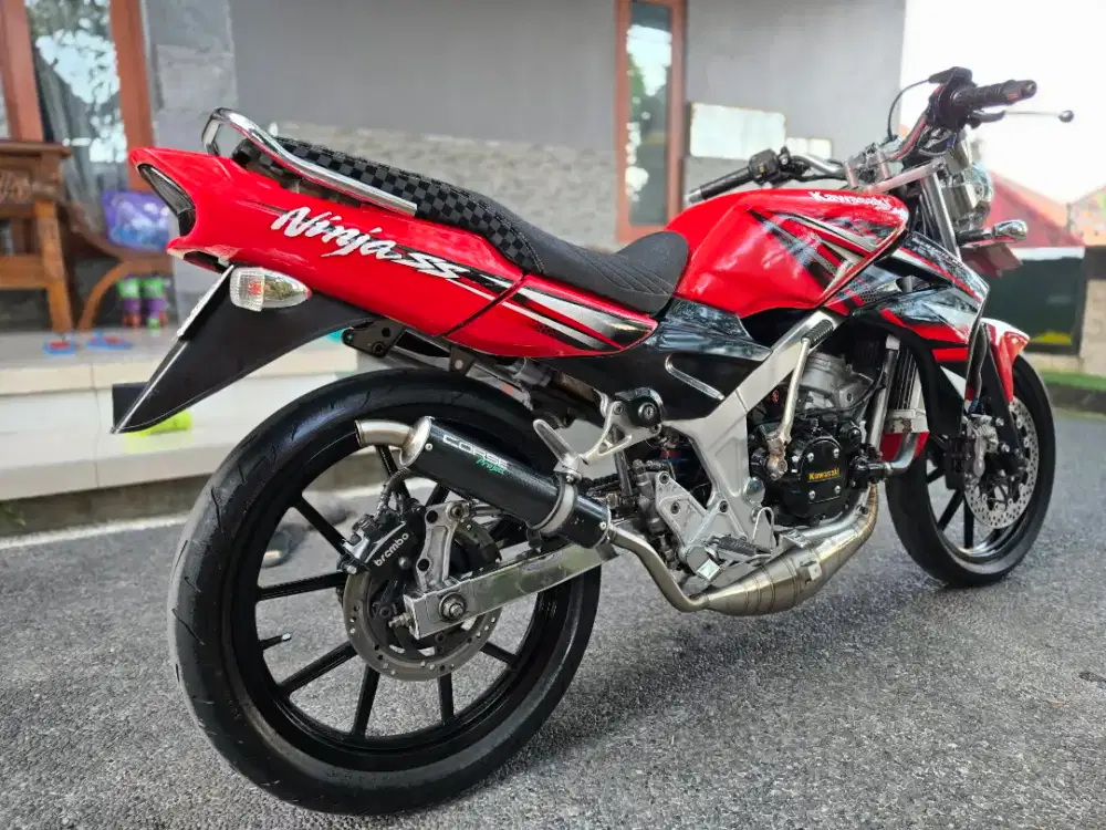 Kawasaki Ninja R tahun 2011